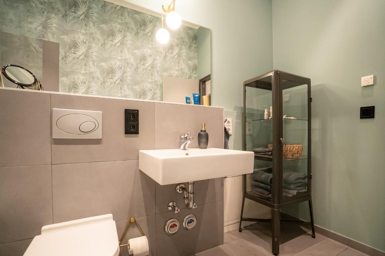 Designer Loft-Ferienwohnung Im Zentrum Mit Tiefgaragen-Parkplatz, Waschmaschine Und Privatterrasse Leipzig Exterior foto