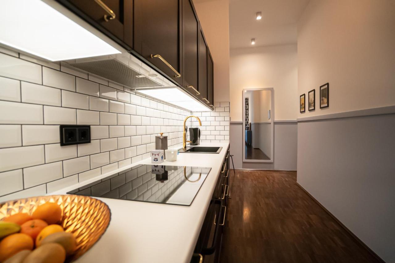 Designer Loft-Ferienwohnung Im Zentrum Mit Tiefgaragen-Parkplatz, Waschmaschine Und Privatterrasse Leipzig Exterior foto