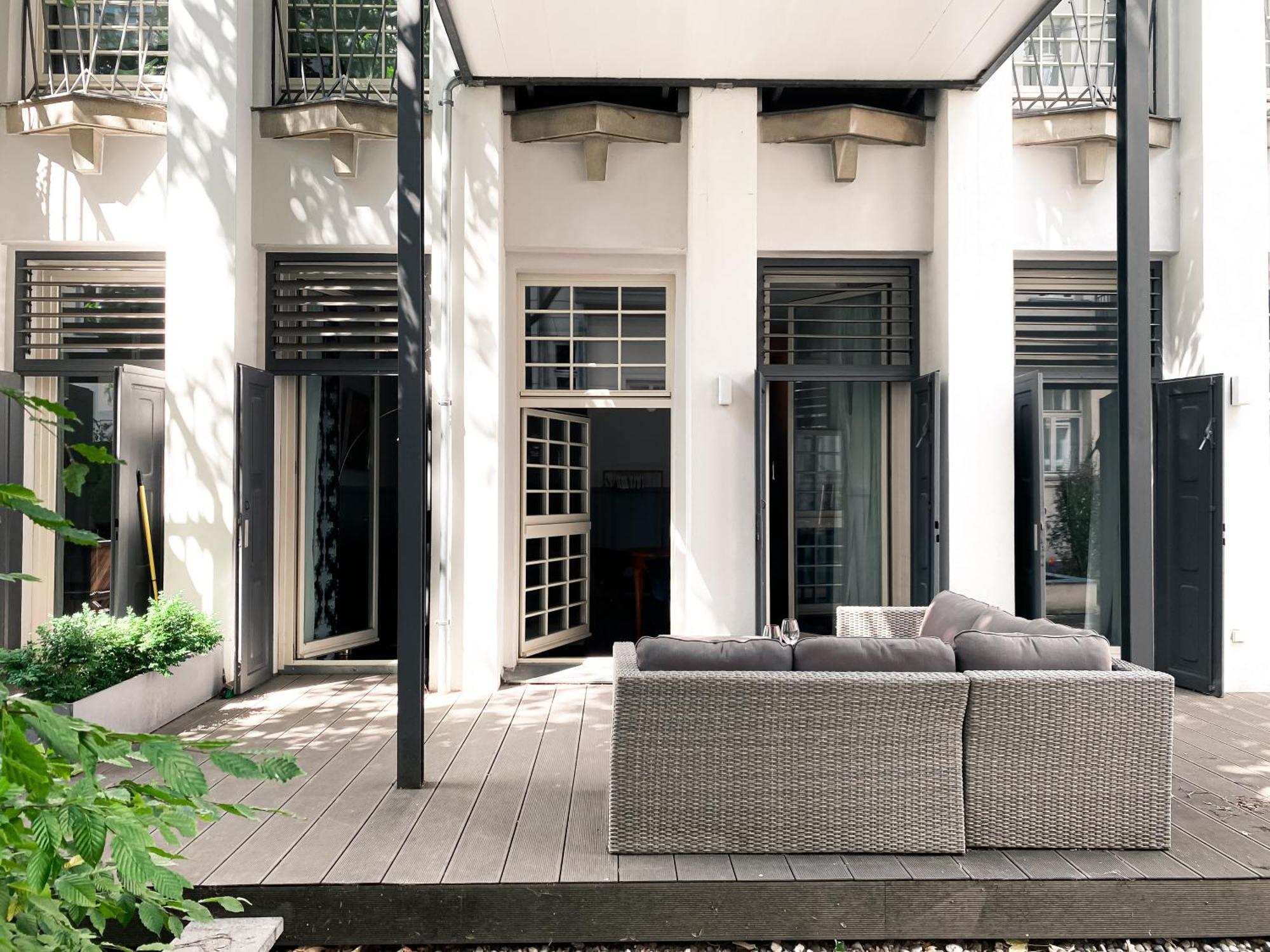 Designer Loft-Ferienwohnung Im Zentrum Mit Tiefgaragen-Parkplatz, Waschmaschine Und Privatterrasse Leipzig Exterior foto