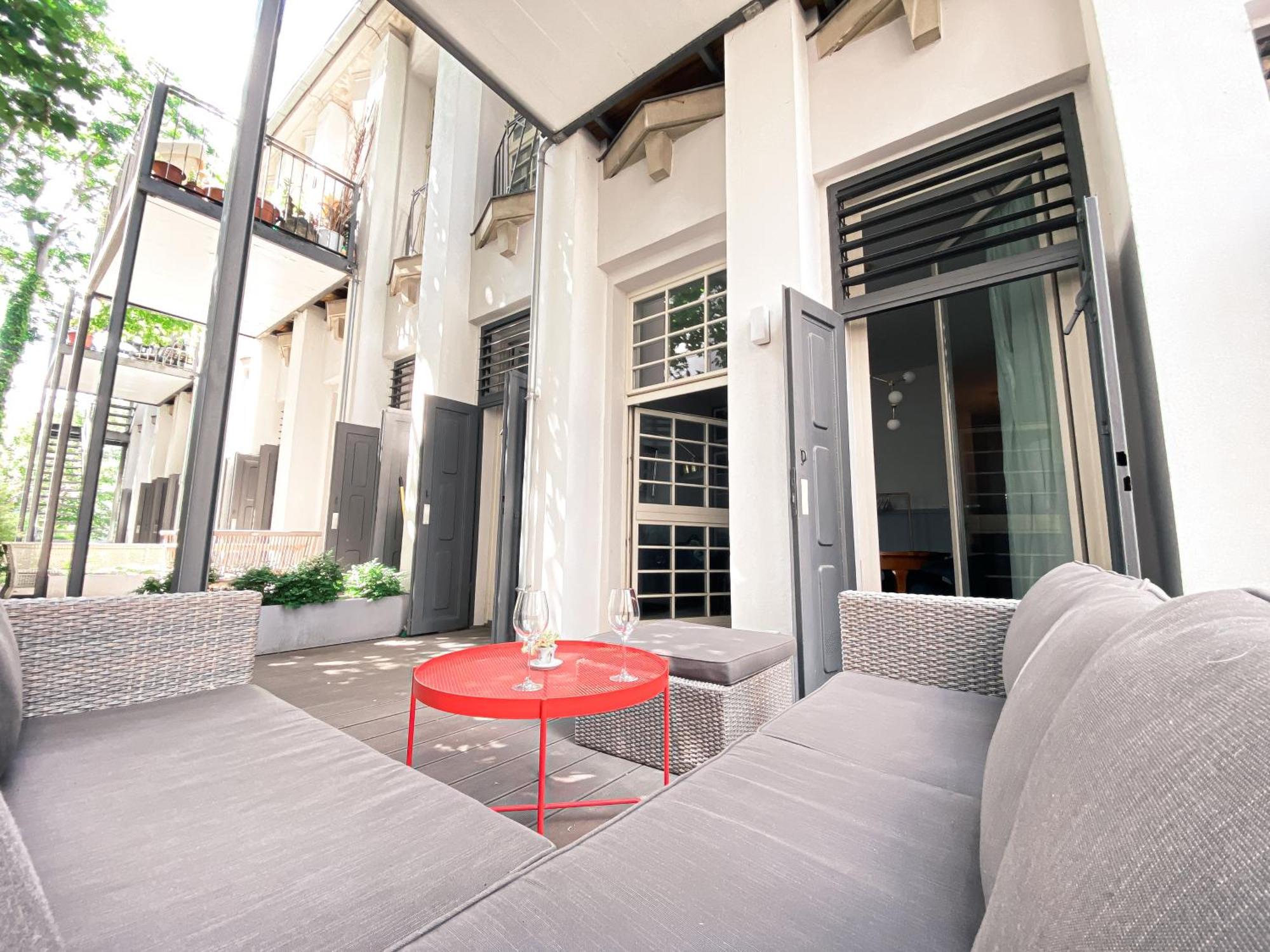 Designer Loft-Ferienwohnung Im Zentrum Mit Tiefgaragen-Parkplatz, Waschmaschine Und Privatterrasse Leipzig Exterior foto