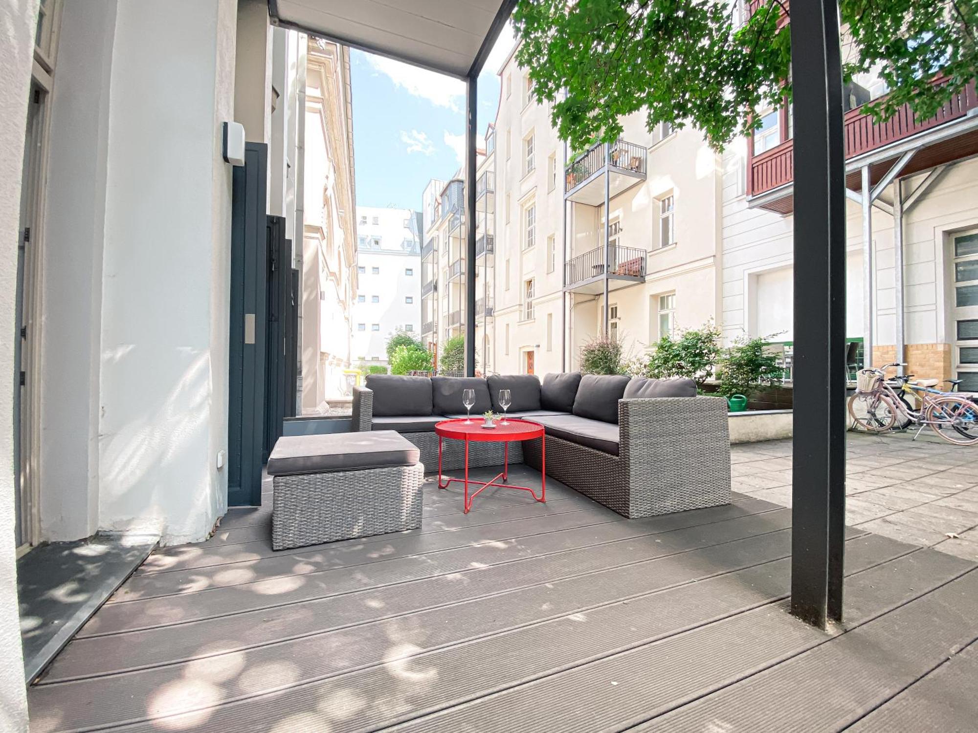 Designer Loft-Ferienwohnung Im Zentrum Mit Tiefgaragen-Parkplatz, Waschmaschine Und Privatterrasse Leipzig Exterior foto